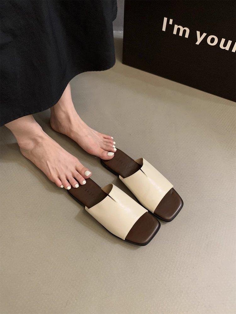Slippers women wear 2024 new Korean version of fairy beach soft flat one-word sandals when they go out in summer