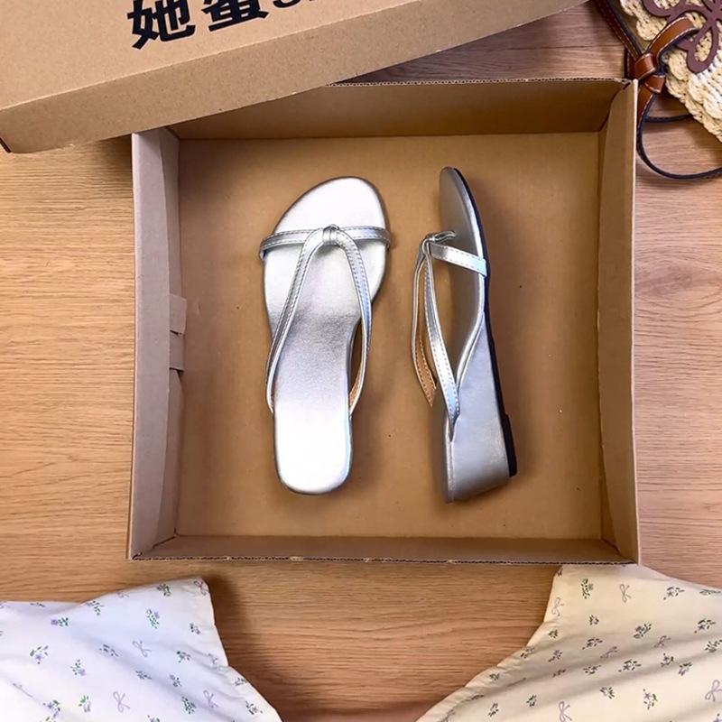 

Silver temperament pinch-on flip-flops fairy shoes wear 2025 new summer wedge heel high-heeled cool slippers 40 серебряный