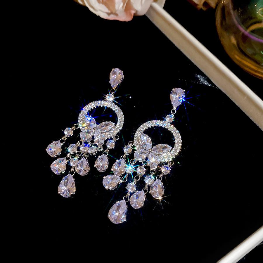 Exquisite French Zircon Flower Jewelry Set: Court-Style Clavicle Necklace & Pendant Earrings