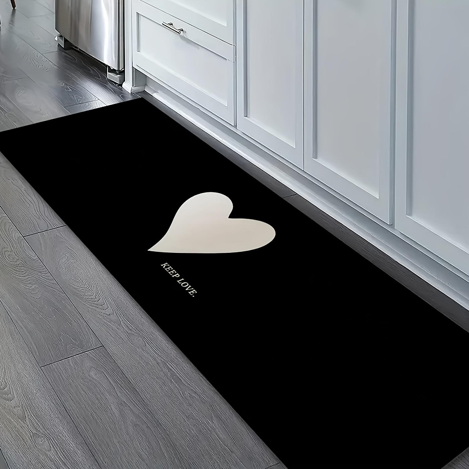 

VIKAMA Valentine s Day Heart-Shaped Rug Soft and Comfortable Bedroom Floor Mat Non-Slip Bathroom and Kitchen Foot Mat Home Decor 40x60cm 16x24inch