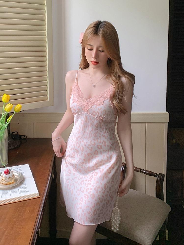 

Pajamas women s four-piece set of pure desire wind ice silk thin leopard print sexy lace suspenders high-end pajamas loungewear women XL