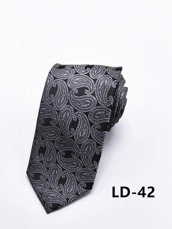 Handmade Paisley Tie for Trendy Gentlemen