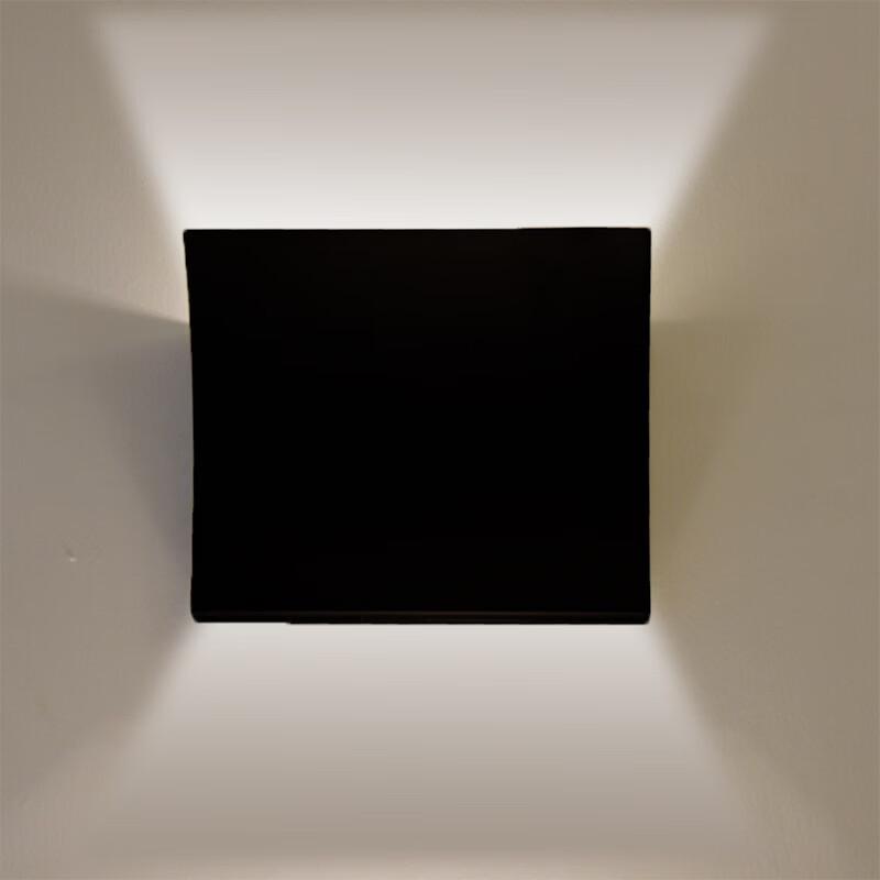 Modern Minimalist Iron Wall Lamp