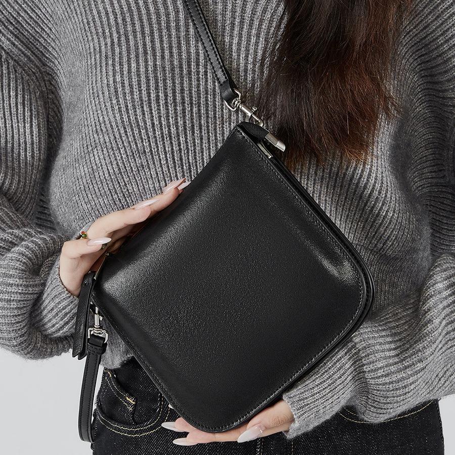 2025 New Model Single-Shoulder Crossbody Small Bag, Genuine Leather Versatile Underarm Bucket Bag, Mobile Phone Bag, High-End Niche Women's Bag
