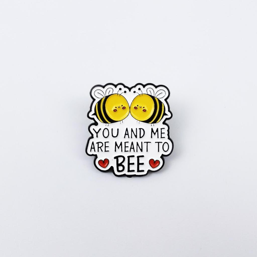 Creative Cartoon Bee Brooch – Cute Insect with English Quote, Heart Personality Badge, Accessory for Backpack Decoration