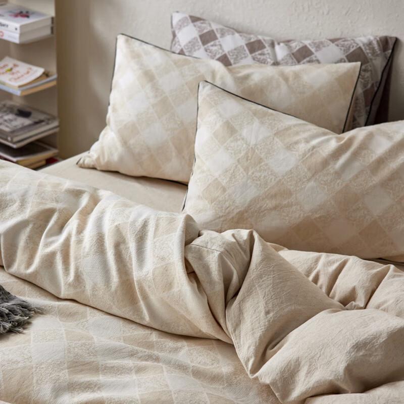 Roman Grid Pattern 4-Piece Bedding Set