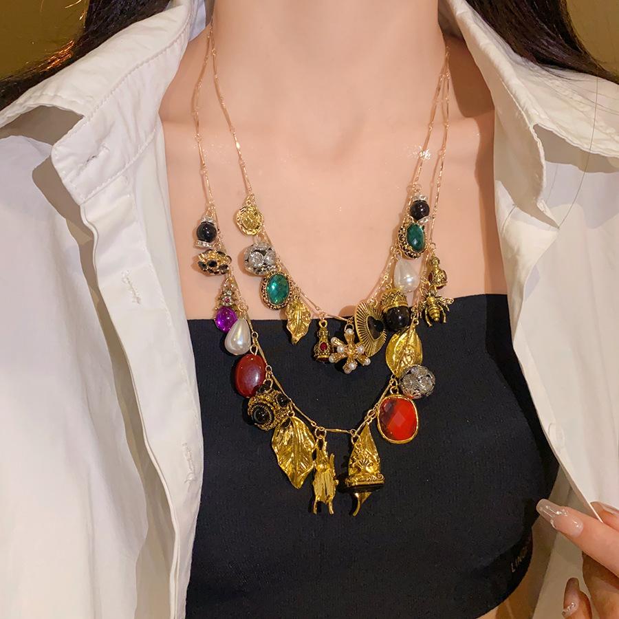 Cute bear pendant necklace niche fashion design sweater chain high sense versatile temperament jewelry accessories