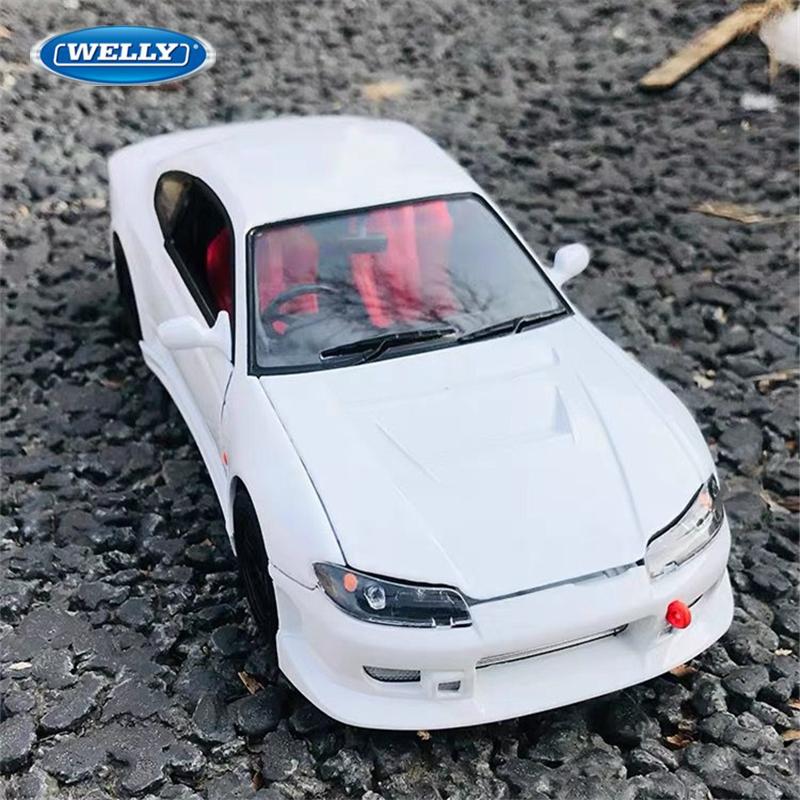 Welly 1/24 Nissan Silvia S15 Alloy Sports Car Model Diecast Metal Racing Car Model High Simulation Collection Childrens Toy Gift