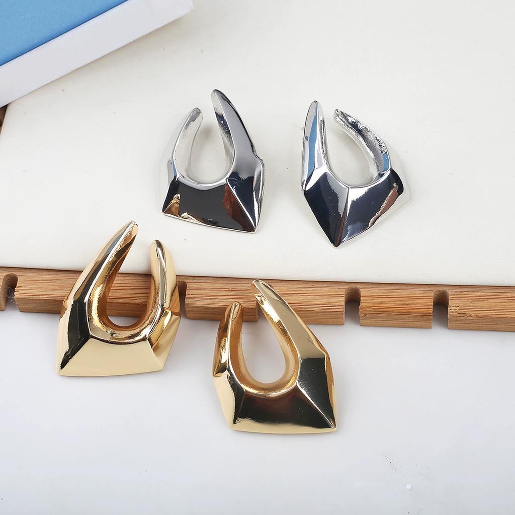 Exaggerated irregular shape geometric metal line earrings triangular rhombus high sense unique retro stud earrings
