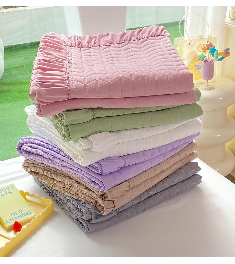 Pleated Cream Style Summer Quilt: Lightweight, Solid Color for Air Conditioning