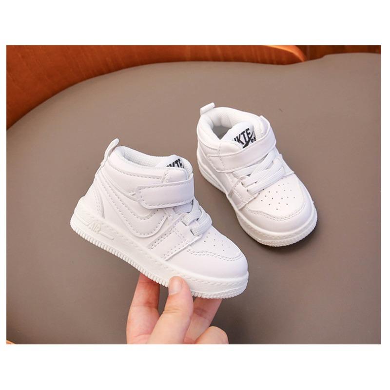 Kindersportschuhe Jungen und Mädchen Board-Schuhe 2022 Frühling und Herbst Jungen Babyschuhe einzelne Schuhe Kleinkindschuhe kleine weiße Schuhe