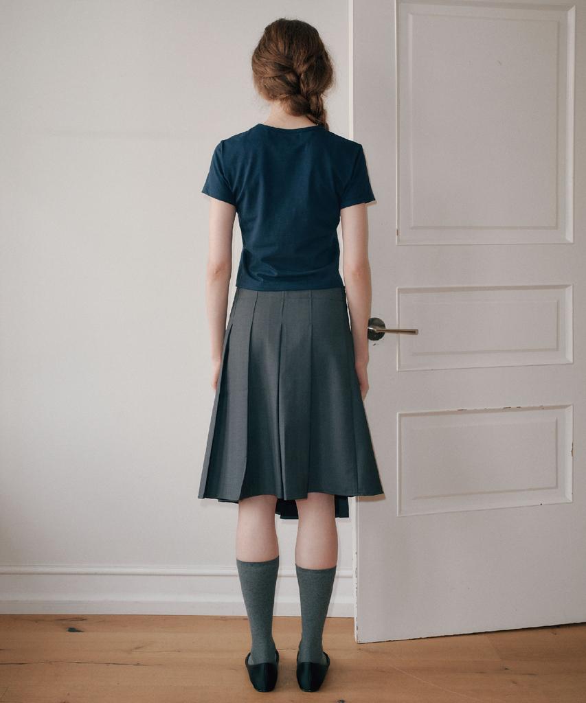 AEGO FREEDOM LAB Serendipity Crop T-Shirt_Navy