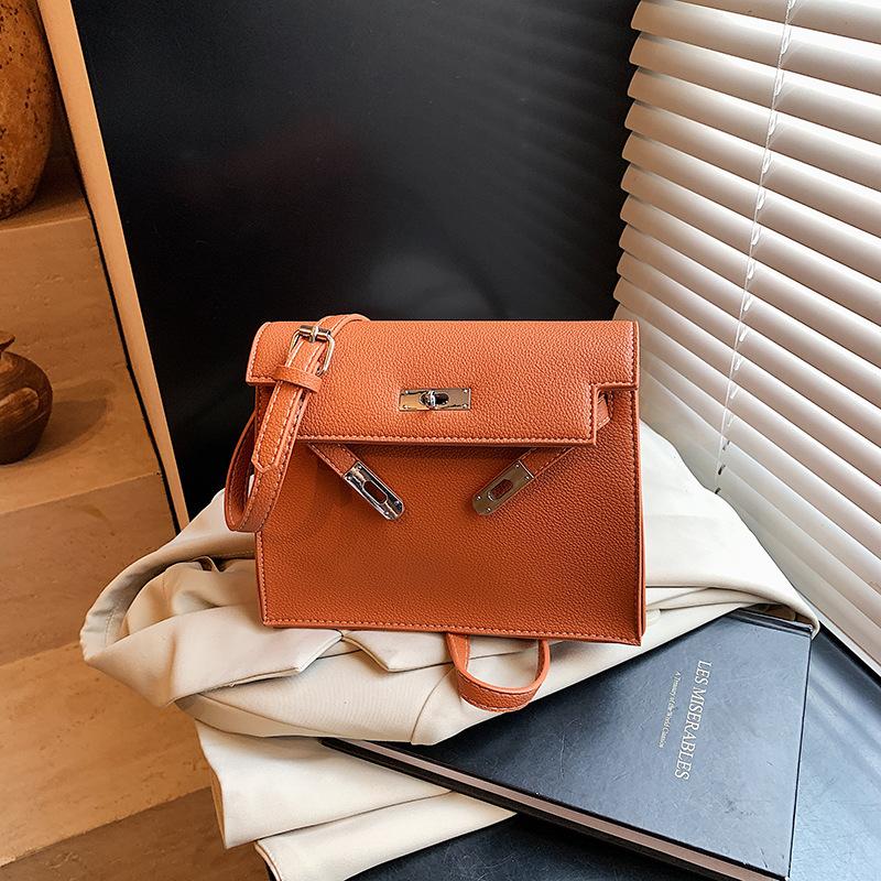 Soft Leather Casual Senior sense of modeling soft and durable fashion exquisite new light luxury commuter slanting cross shoulder handbag