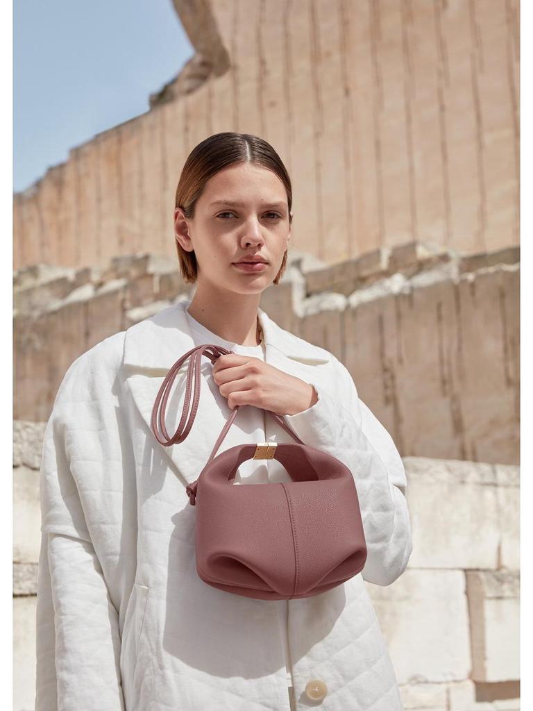 Brand de nișă POEIVE Franța Geantă de lux pentru femei din piele de vacă, de umăr și crossbody cu lanț, tip cutie de prânz