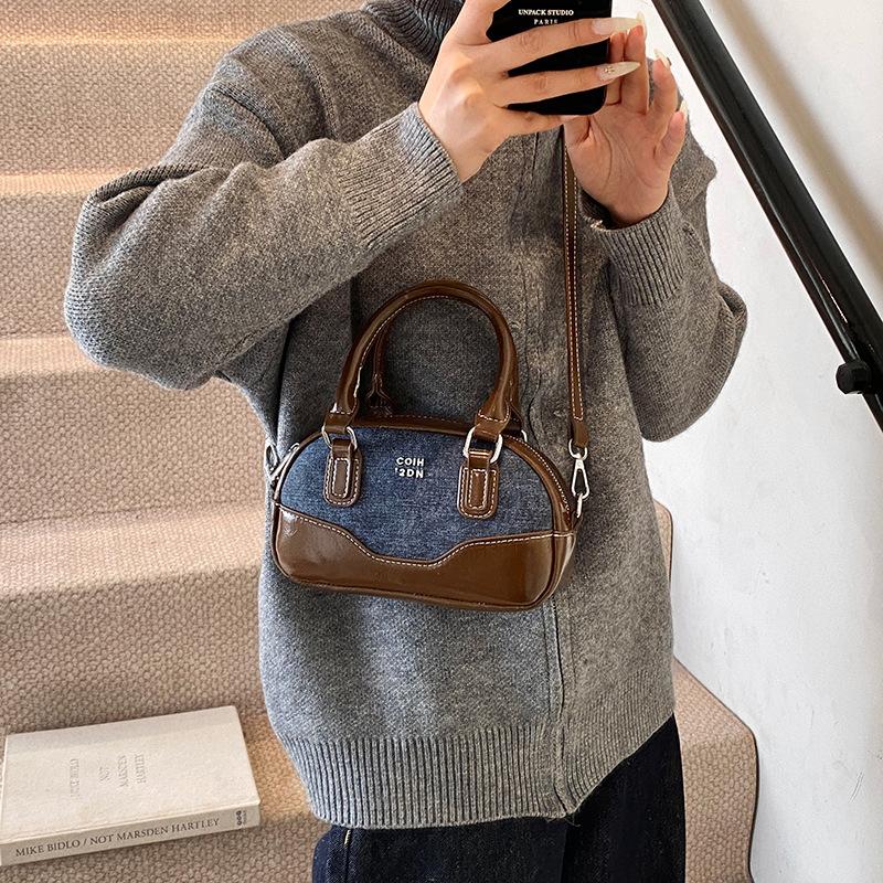 Retro contrasting color portable bowling bag women's 2025 new trendy shoulder bag fashionable messenger bag