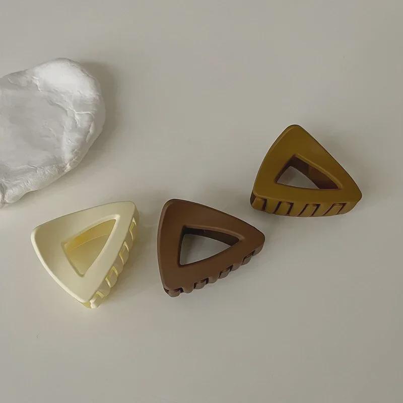 High Ponytail Shark Hair Clip - Women's Small Hairpin for Back of Head