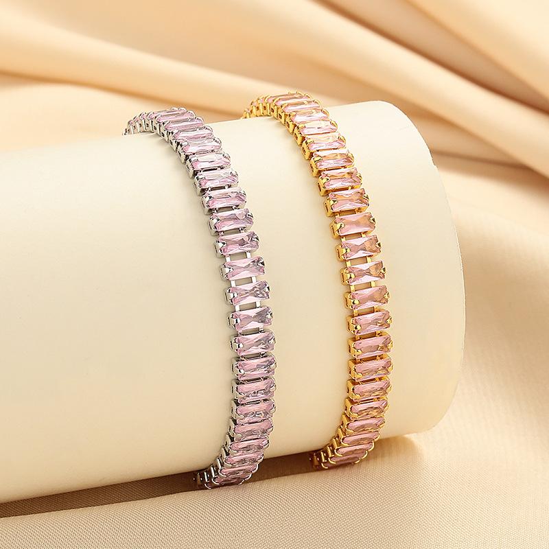 Rechteckiges rosa Diamant-Zugarmband für Damen, elegant, stilvoll und verstellbar.