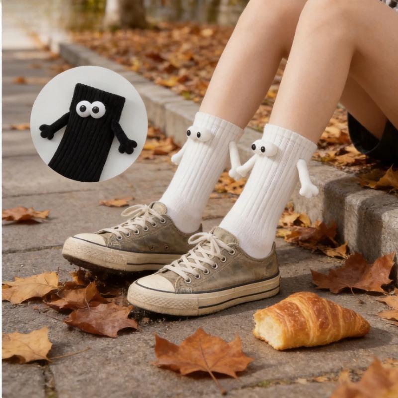 Holding Hands Socks Magnetic Couple Gifts, 3D Cartoon Eyes Funny Hand In Hand Tube Socks for Valentine's Day Christmas
