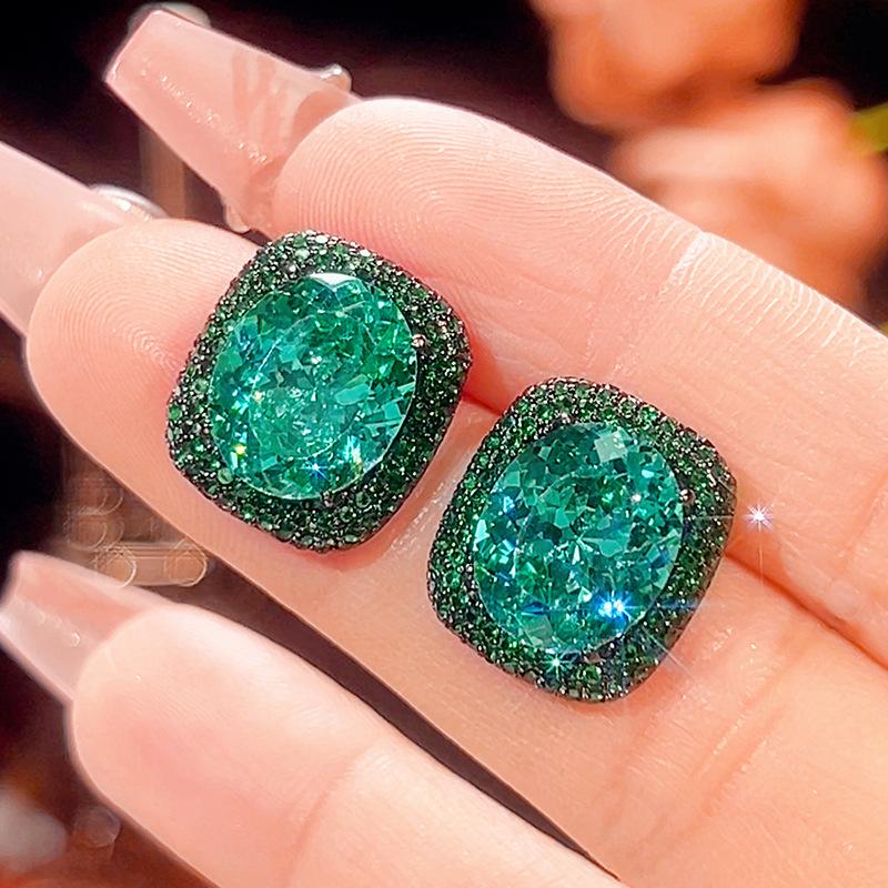 

Ювелирные изделия Медное основание Позолоченная Имитация Пара Зеленый Черный Золото Высококачественный Набор Женский Камень 13 * 18