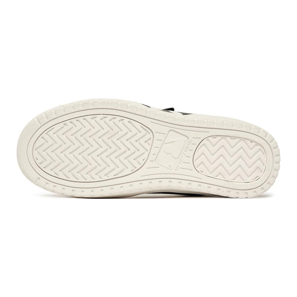 MLB Chunky Liner Comfortable Durable Non-Slip Wear-Resistant Low-Top Kids Skate Shoes Kids sneaker Black White 7ASXCA13N-50BKS