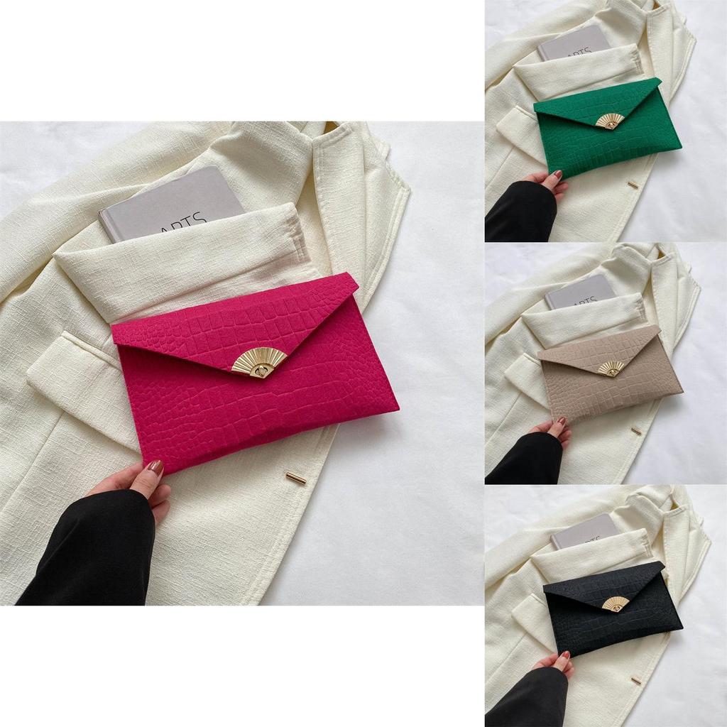 Retro Handheld Chic Clutch Purse Versatile Envelope Bag For Women With Soft Felt Material And Magnetic Closure