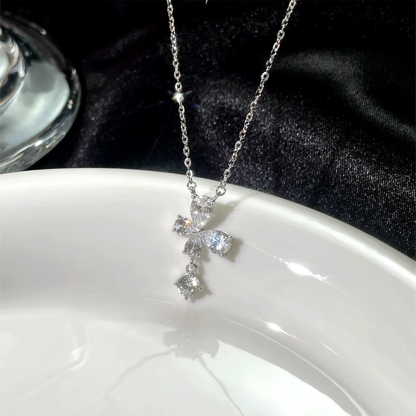 

New Butterfly Necklace with Niche Design, Tassel Pendant, Simple Temperament, Collarbone Chain Accessory 40CM золотой
