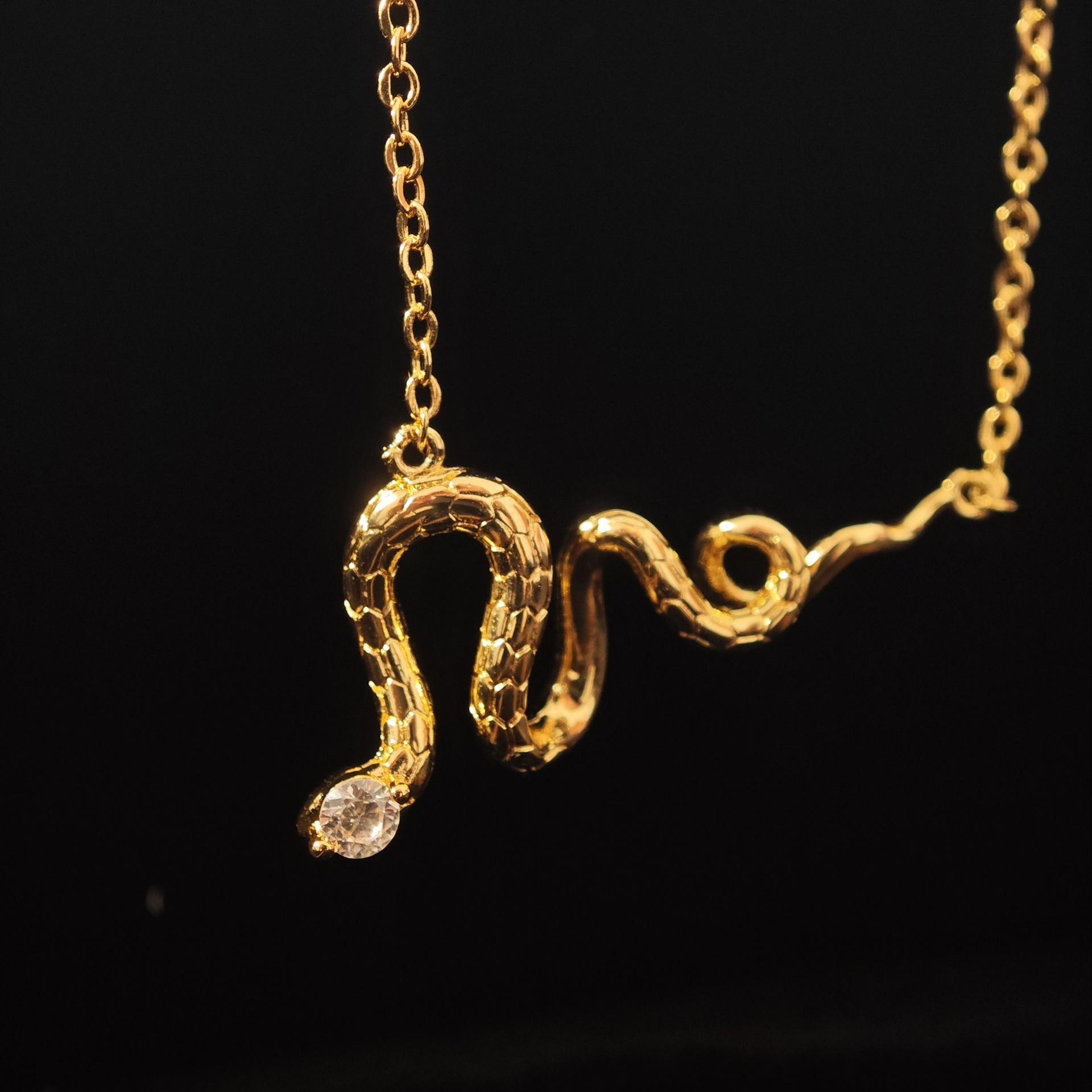 Natal Snake Necklace Female High Sense Zodiac Snake Necklace Light Luxury Clavicle Chain