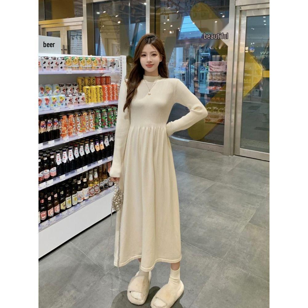French Red Semi-High Neck Knit Slimming Dress - Long-Sleeved Autumn/Winter Fashion for Women