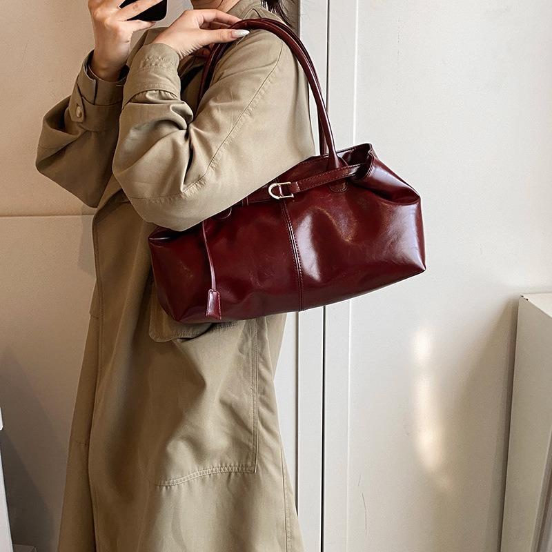 Autumn and winter retro large-capacity commuter tote bag women's new high-end fashion shoulder armpit bag