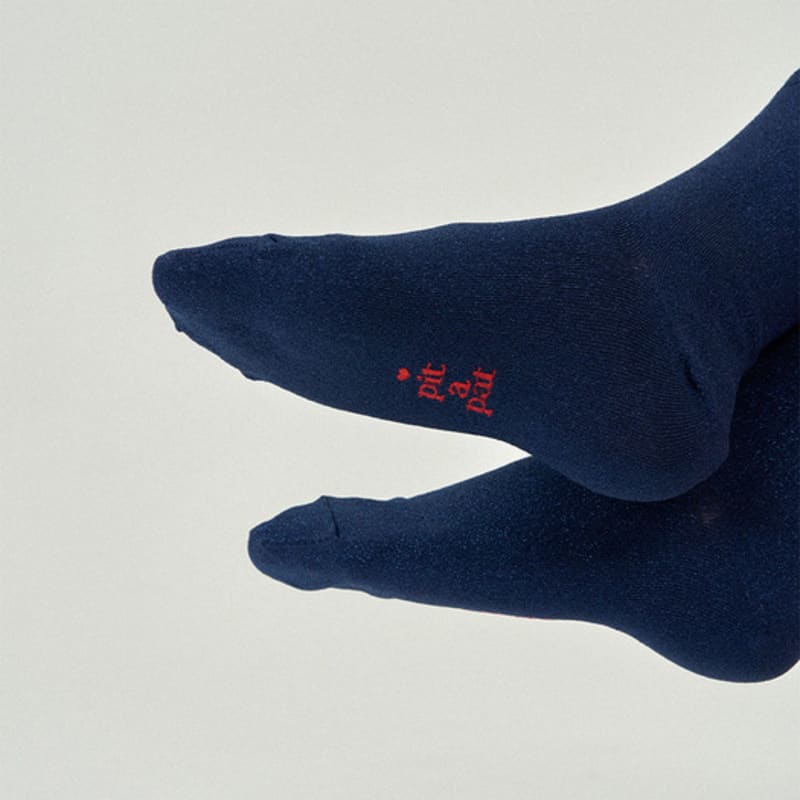 MONTH IN MONTH OUT Pit a Pat Glitter Socks _ NAVY