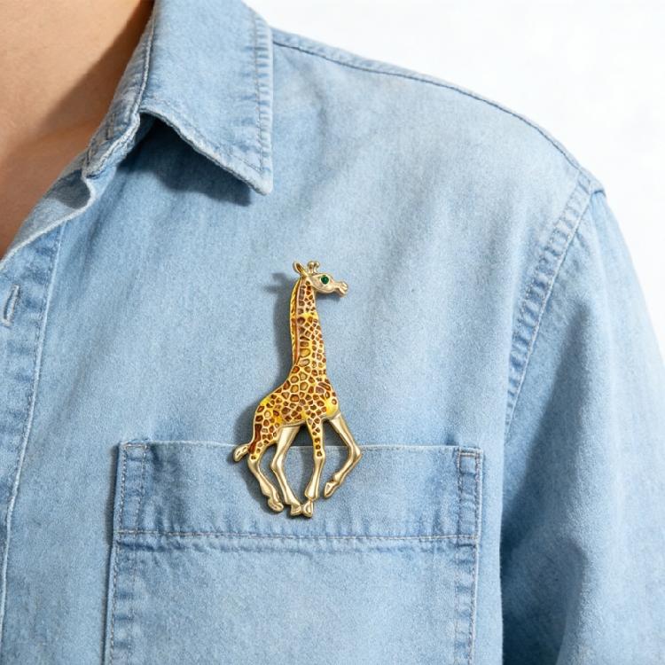 Charming Drip Paint Giraffe Brooch Unisex Animal Pin Accessory with Fashion Rhinestones For Everyday Use
