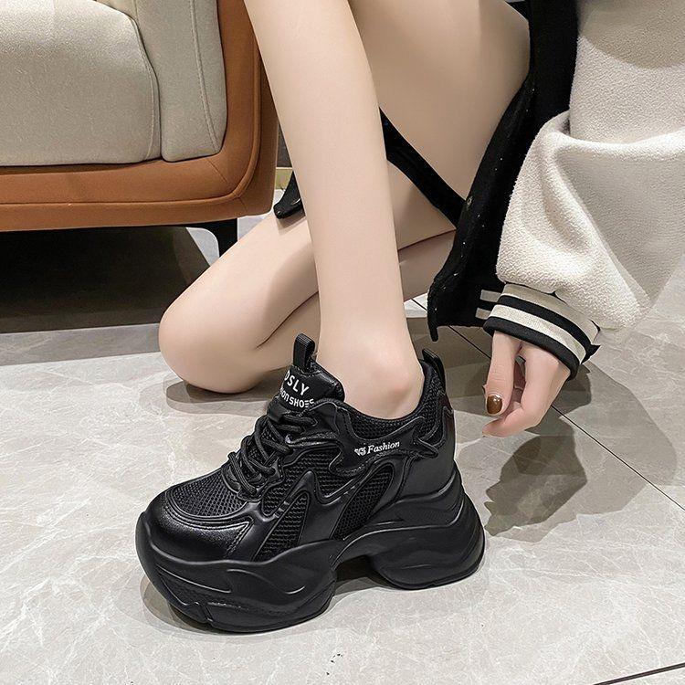 

Женские кроссовки на толстой подошве, увеличивающие рост, в стиле «папины кроссовки» - Универсальные, дышащие, повседневные кроссовки для осени 2025 38 чёрный