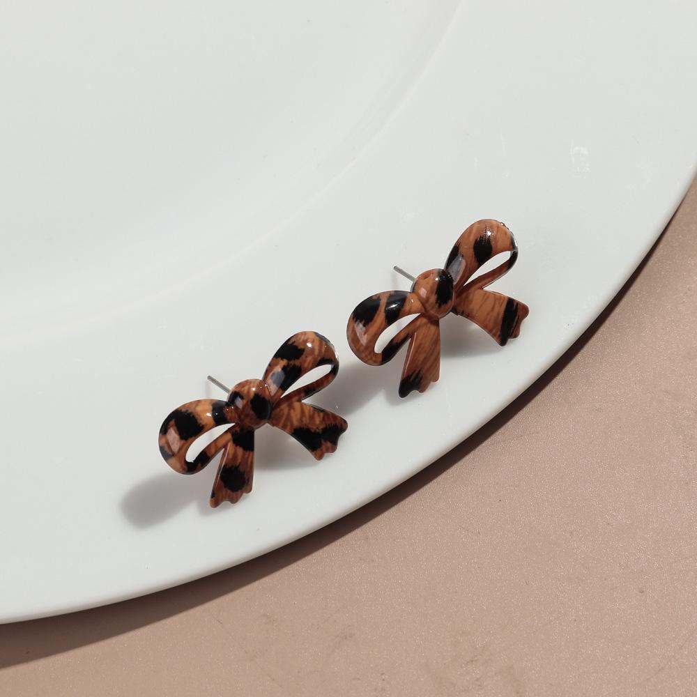 New Leopard Acrylic Flower Heart Bowknot Stud Earrings for Women Exaggerated Round Star Geometric Earring Vintage Jewelry Gifts