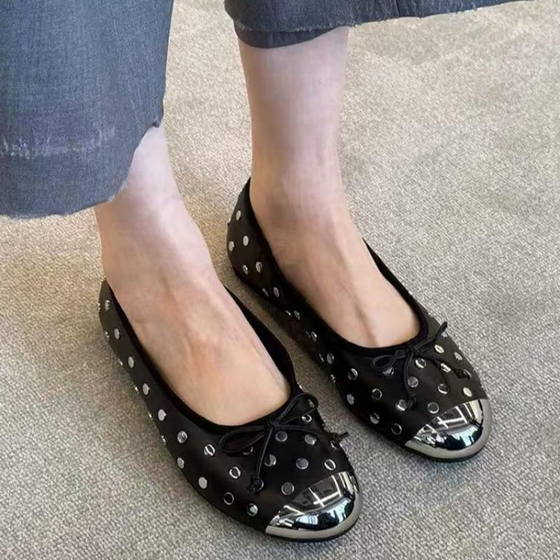 Fashion Women's Fashion Flat Shoes Spring New Metal Round Head Shallow Mouth Butterfly Knot Rivet Soft Sole Non-slip Single Shoes