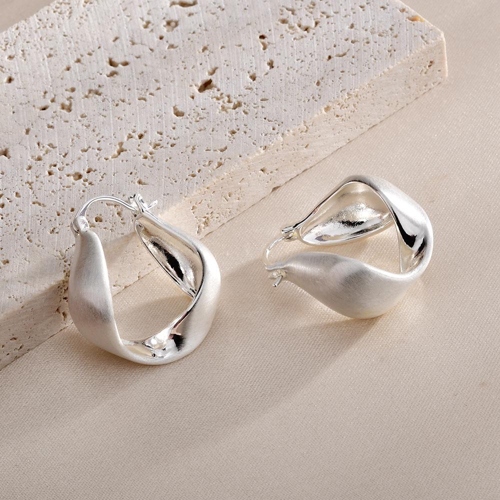 ins style gold brushed minimalist twisted ear buckle commuter earrings niche design high sense fashion temperament earrings