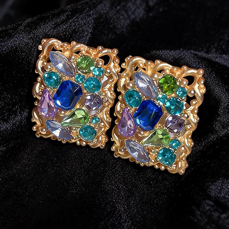Silver Needle Luxury Rhinestone Water Drop Earrings: Exquisite Retro Style for Women