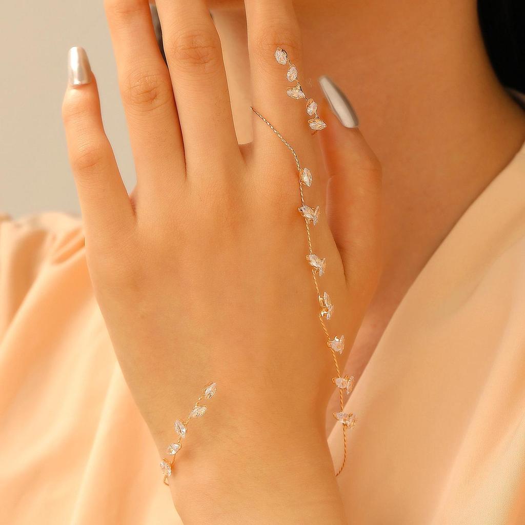 Fashion Minimalist Versatile Imitation Zircon Leaf Finger Chain Bracelet Street Photography Jewelry