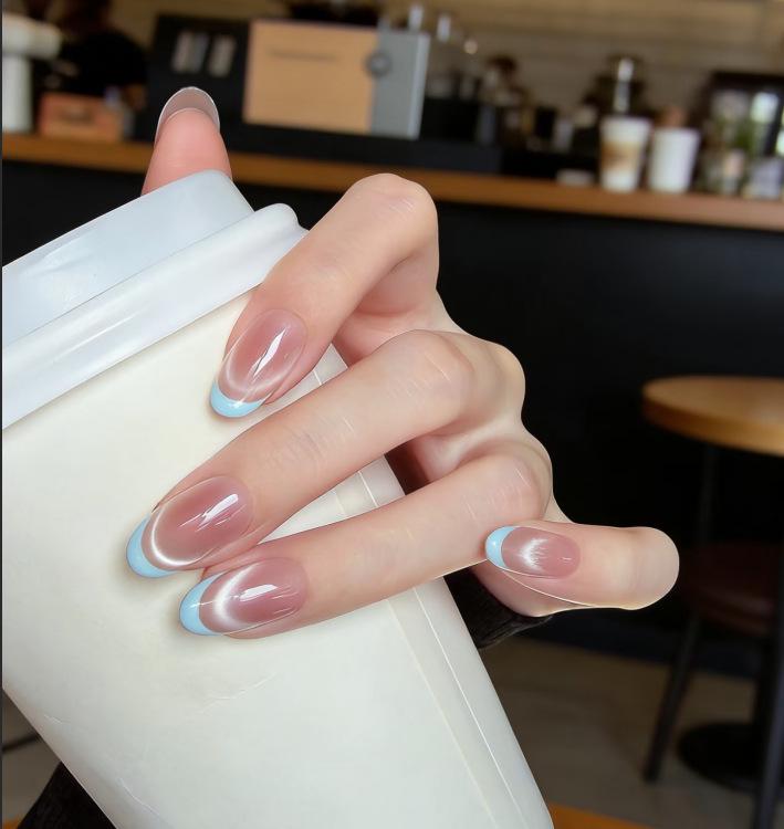 Cat Eye Polka Dot Detachable Nails with Bow Patches - Cute Handmade Nail Art for New Year