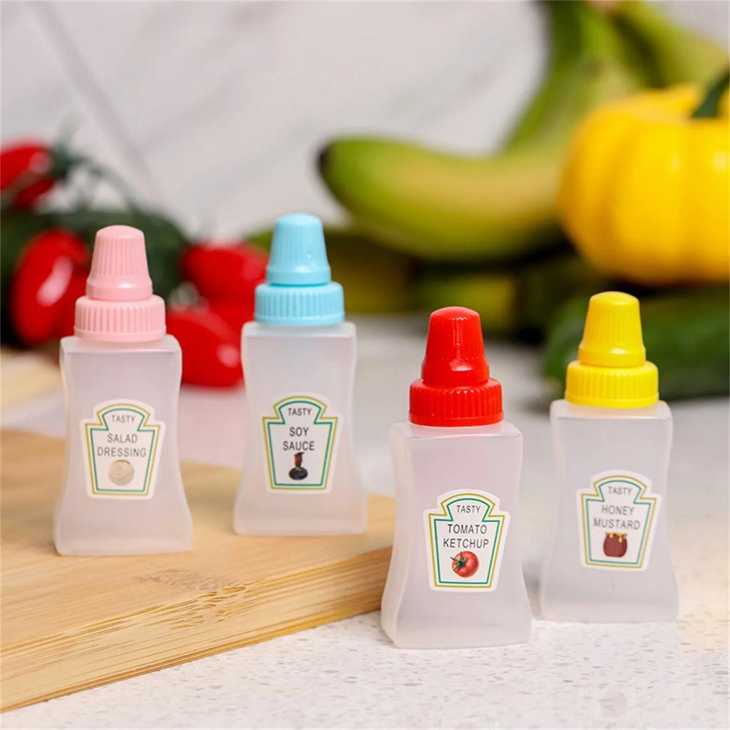 Mini Portable and Cute Sauce Bottle, Plastic Seasoning Squeezing Sauce Bottle, Japanese-style Salad Dressing Portioning Bottle