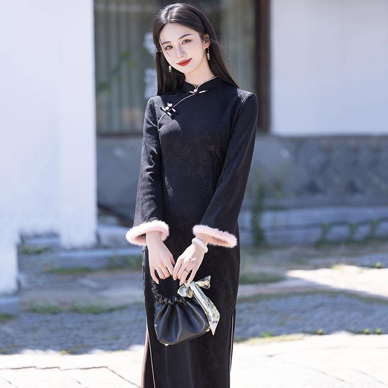 Black velvet thickened winter clothing national style new Chinese long-sleeved improved cheongsam young women's high-end sense retro winter