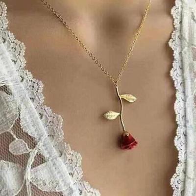 Creative Red Rose Pendant Necklace - Perfect Valentine's Day Gift for Her