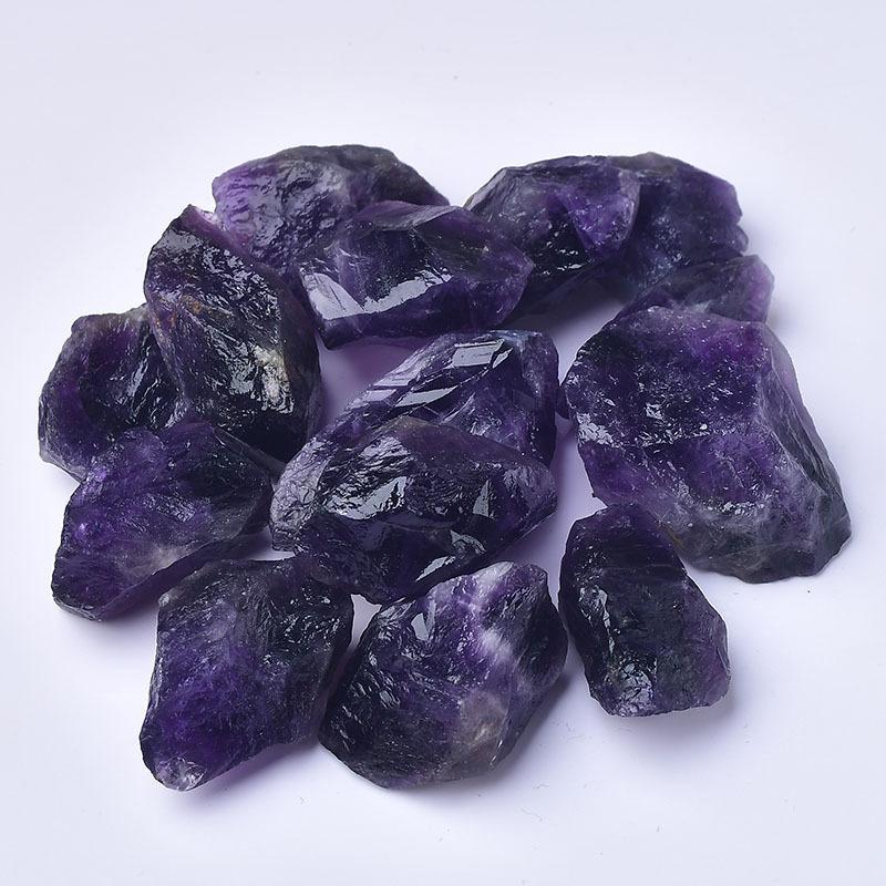 

Геометрическое ожерелье с подвеской из больших и маленьких квадратов One size