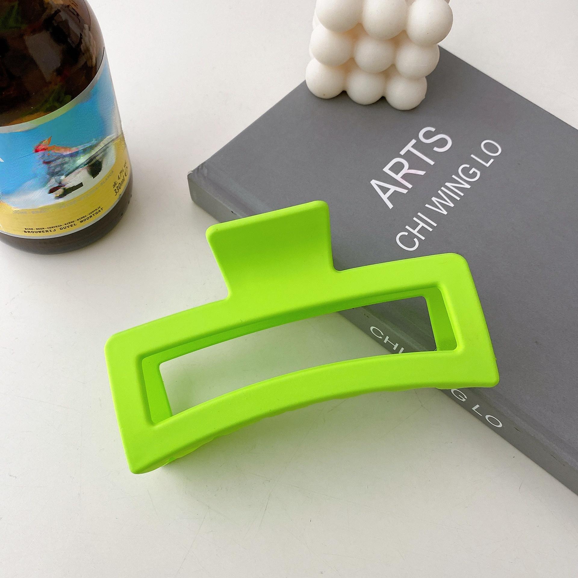 

Fashion Hair Clips for Women Large 13cm Hair Claws Colorful Solid Color Matte Plastic Hair Clip Girls Hair Accessories Claw Clip