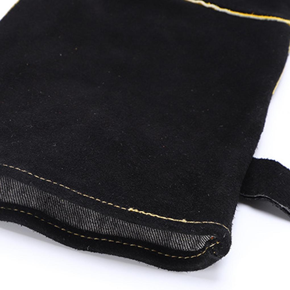 Schwarze Hitzebeständige Handschuhe Breite Anwendung Ausgezeichnete Wärmeisolierung Und Feuerbeständigkeit