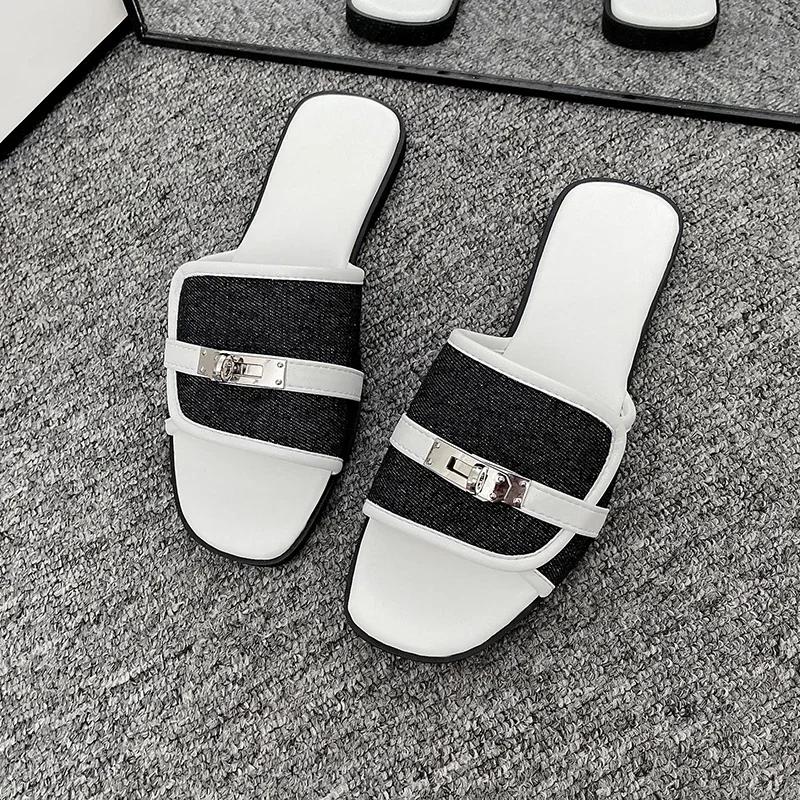 

Fashion Square headed flat sandals for , worn for the summer of 2025. New casual square headed breathable one line women s sandals 35 чёрный