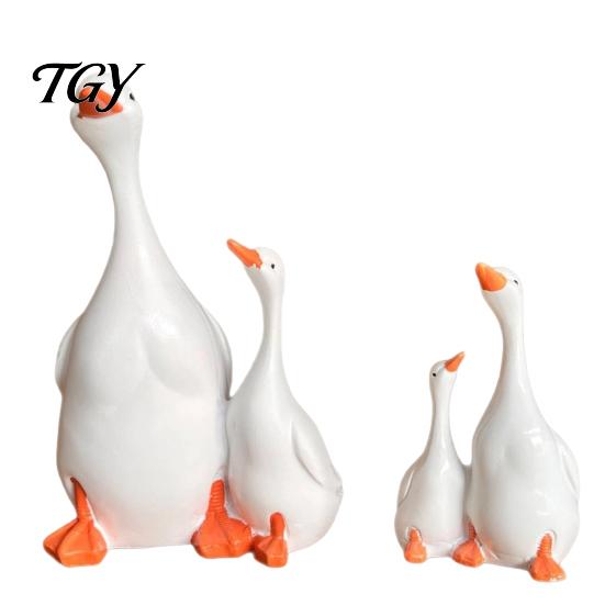 Small Decorative Figures for Indoor Landscaping Double Duck Figurine, Resin Micro Landscape Ornaments, Waterproof Miniature Animal Statues Outdoor