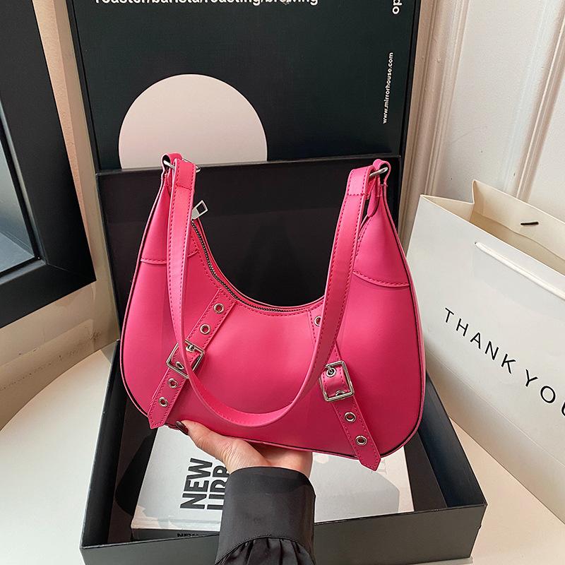 French niche design armpit bag 2025 winter new personalized fashion popular commuter shoulder crescent bag this year