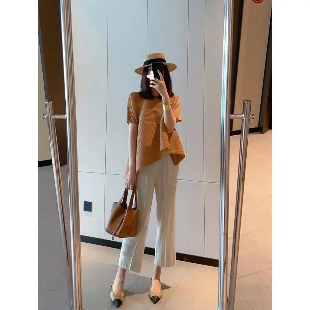 Plissiertes Oberteil irreguläres kurzärmeliges Oberteil Sommer locker und Nische schlankmachendes T-Shirt Damenhemd