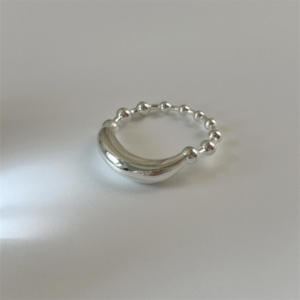 

Irregular ring, love line curve, index finger ring, stacking, wearing a personalized ring
