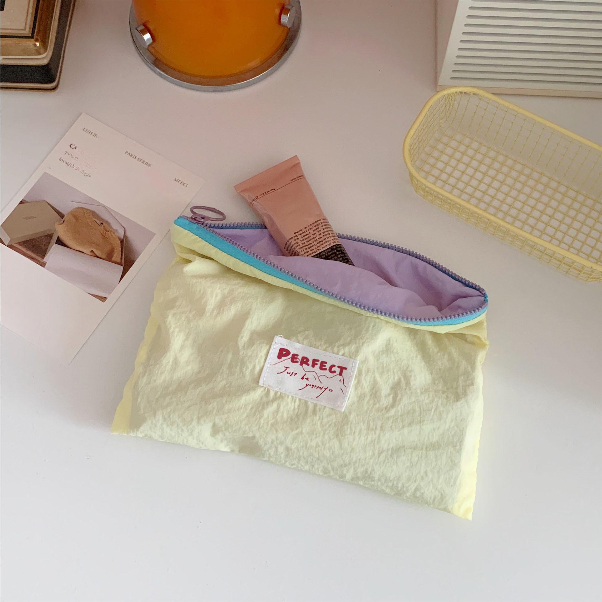 

Style Colored Makeup Bag Cosmetic Storage Bag Letter Hand-held Bag фіолетовий